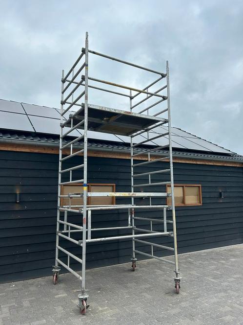 Layher ALU Rolsteiger 150x180cm (6m werkhoogte), Doe-het-zelf en Verbouw, Steigers, Zo goed als nieuw, Rolsteiger of Kamersteiger
