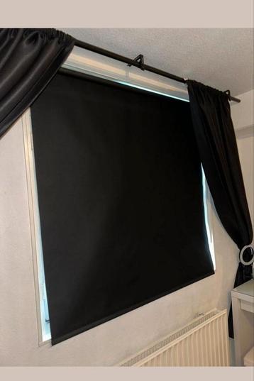 Zwart Verduisterend Rolgordijn - Wegens Verhuizing beschikbaar voor biedingen