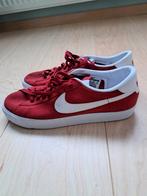 Sneakers Nike, maat 41, rood met wit., Kleding | Dames, Schoenen, Ophalen of Verzenden, Zo goed als nieuw, Rood