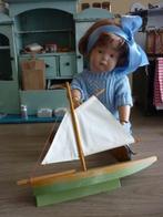 Antiek houten zeilbootje bij antieke poppen., Antiek en Kunst, Antiek | Speelgoed, Verzenden