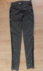 Army-kleurige legging van de Hema maat 158/164, Ophalen of Verzenden, Zo goed als nieuw, Meisje, Broek