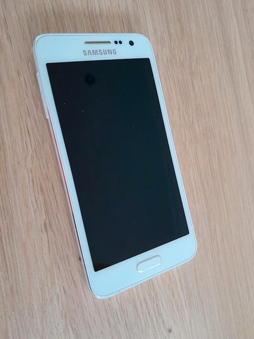 Samsung A3 (SM-A300FU), Telecommunicatie, Mobiele telefoons | Samsung, Gebruikt, Galaxy A, 16 GB, Android OS, Wit, Ophalen