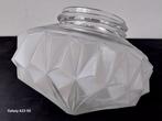 Art Deco geperste glazen lampenkap geometrisch facetpatroon, Antiek en Kunst, Antiek | Lampen, Ophalen of Verzenden