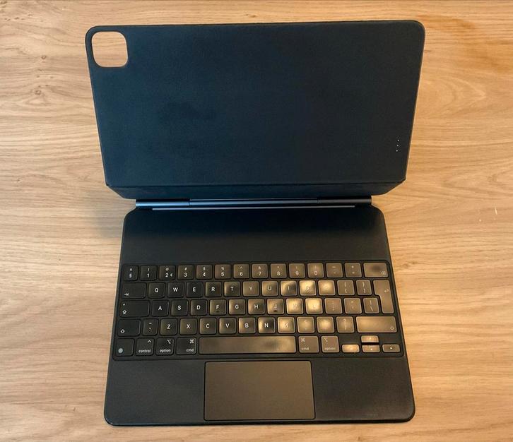 Apple iPad Pro 12.9 Magic Keyboard, Computers en Software, Tablet-hoezen, Gebruikt, Bescherming voor- en achterkant, 12 inch, Ophalen of Verzenden
