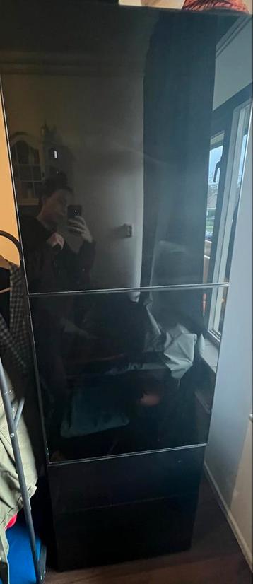 GRATIS af te halen! Zwarte glazen servieskast