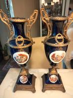 Antieke blauwe vazen met gouden details (paar), Ophalen of Verzenden