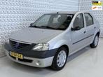 Dacia Logan 1.4 Ambiance APK + TREKHAAK / 174.000km (2005), Auto's, Dacia, Voorwielaandrijving, Metallic lak, Gebruikt, Logan