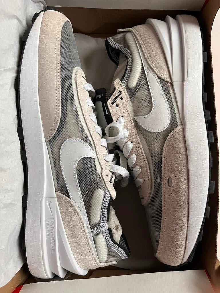 Nike Waffle Summit White Size US10 / EU44, Kleding | Heren, Schoenen, Ophalen, Nieuw, Wit