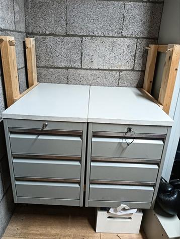 2 mooie opbergkasten  beschikbaar voor biedingen