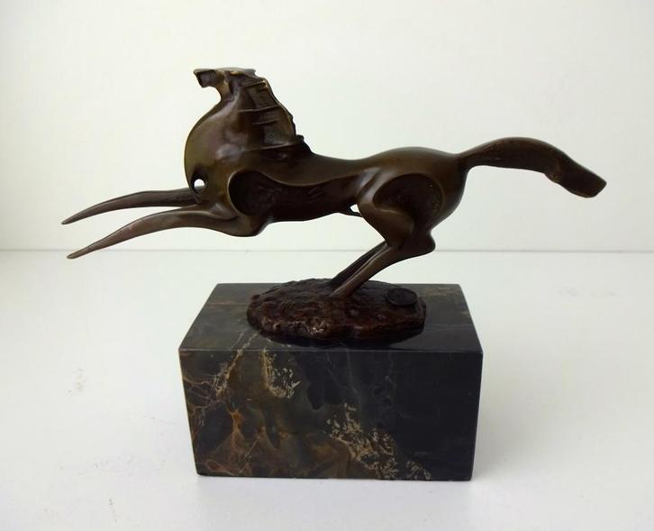 Bronzen beeld van paard in futuristische stijl Milo 3782-b, Antiek en Kunst, Antiek | Koper en Brons, Brons, Ophalen of Verzenden