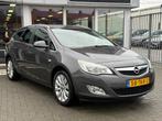 Opel Astra Sports Tourer 1.4 Turbo Cosmo, Auto's, Opel, Voorwielaandrijving, Euro 5, Zwart, 4 cilinders