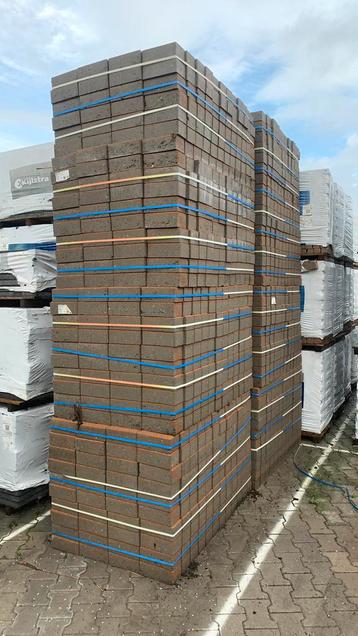Karamel bkk 8cm gewassen toplaag B-keus 2e keus ca. 80m2 beschikbaar voor biedingen