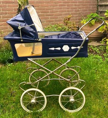 Blauwe Retro Poppenwagen - 70's beschikbaar voor biedingen