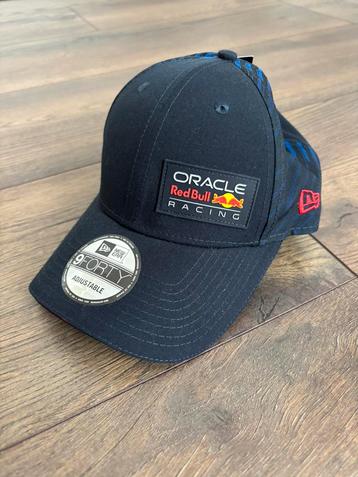 NIEUW: Oracle Red Bull Racing pet seizoen 2023 (9Forty) beschikbaar voor biedingen
