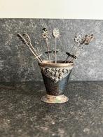 Zilveren Cocktailprikkers in vaasje Djokja, Antiek en Kunst, Antiek | Bestek, Verzenden