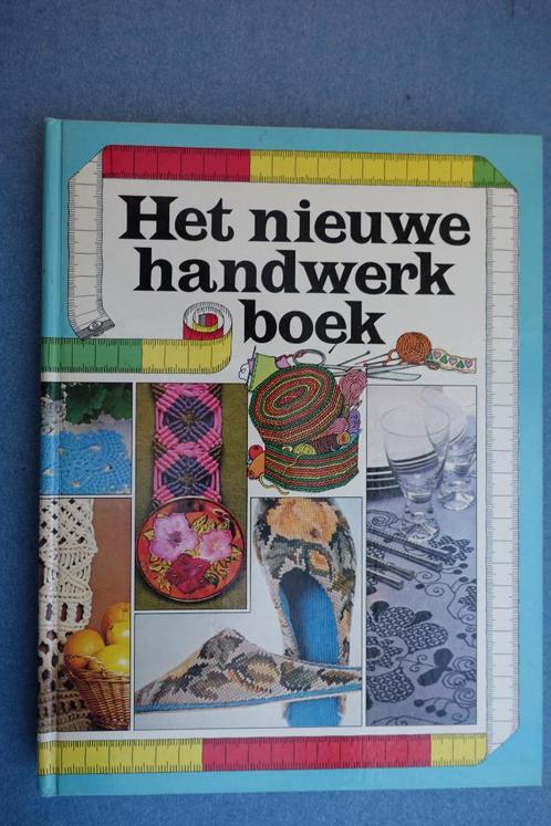 Het nieuwe handwerkboek (borduren & macramé), Boeken, Hobby en Vrije tijd, Zo goed als nieuw, Borduren en Naaien, Verzenden