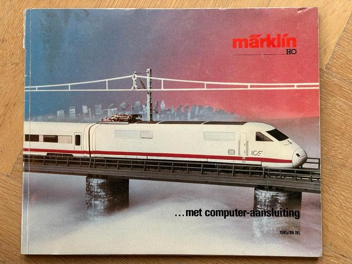 Märklin catalogus 1985 met prijslijst, Hobby en Vrije tijd, Modeltreinen | H0, Gebruikt, Boek, Tijdschrift of Catalogus, Wisselstroom