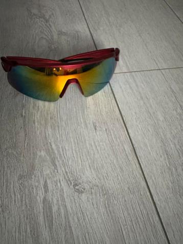 Stoere zonnenbril beschikbaar voor biedingen