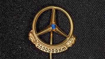 Gouden Mercedes-Benz speld met 2.000.000 km beschikbaar voor biedingen