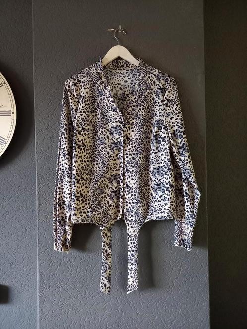 Blouse Maat 42 ZGAN, Kleding | Dames, Blouses en Tunieken, Zo goed als nieuw, Maat 42/44 (L), Beige, Ophalen of Verzenden