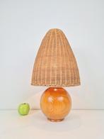 Vintage pine Houten bollamp rotan kap tafellamp bol ‘70, N, Vintage, Ophalen of Verzenden, N