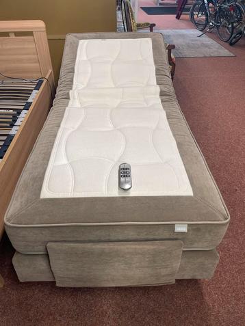 Auping boxspring Elektrisch Verstelbaar 90x200 als nieuw! beschikbaar voor biedingen