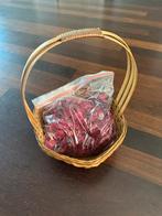 Mandje met gedroogde rozenblaadjes voor bruidsmeisje, Ophalen of Verzenden, Zo goed als nieuw, Versiering, Geboorte of Huwelijk