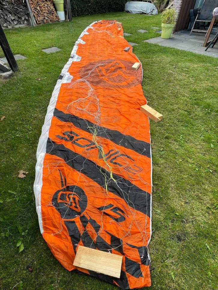 Flysurfer Sonic2 15m, Watersport en Boten, Kitesurfen, Zo goed als nieuw, Kite, 15 m², Geen board, Ophalen of Verzenden