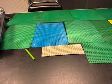 12 Lego grondplaten beschikbaar voor biedingen
