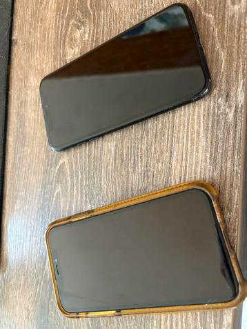 2 x Iphone XR beschikbaar voor biedingen