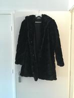 zwarte imitatie bontjas met capuchon, Kleding | Dames, Jassen | Winter, Ophalen of Verzenden, Nieuw, Maat 42/44 (L), Zwart