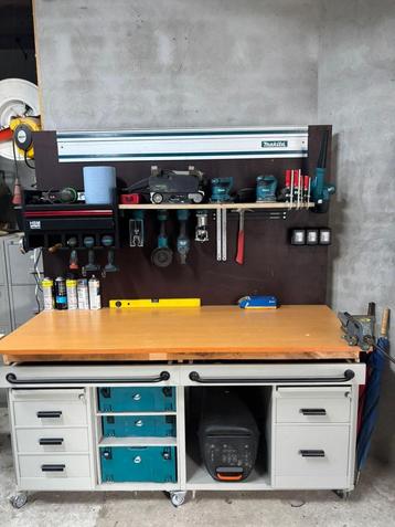 Makita gereedschap/accu houder en andere merken beschikbaar voor biedingen