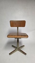 vintage kinderstoeltje, Kinderen en Baby's, Kinderkamer | Tafels en Stoelen, Ophalen of Verzenden, Gebruikt, Stoel(en)