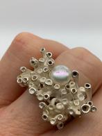V43 Prachtige zilvren brutalist ring maat 19,5, Sieraden, Tassen en Uiterlijk, Ringen, Ophalen of Verzenden, X, Dame, Met parel