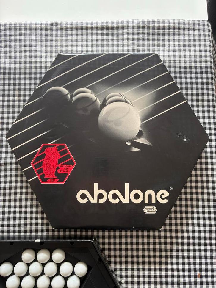 Abalone - Zo goed als nieuw - Compleet!, Hobby en Vrije tijd, Gezelschapsspellen | Bordspellen, Zo goed als nieuw, Een of twee spelers
