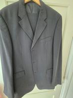 Donkerblauw pak met krijtstreep maat 106. Voor lange mannen., Kleding | Heren, Kostuums en Colberts, Ophalen of Verzenden, Zo goed als nieuw
