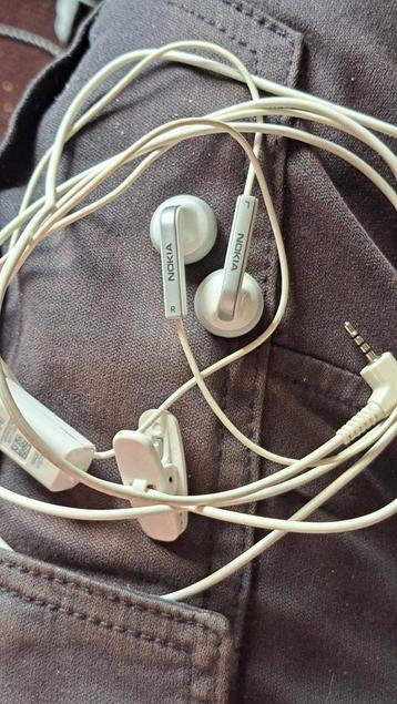 Nokia HS-47 originele oordopjes met microfoon beschikbaar voor biedingen