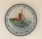 Franse brocante aardewerk onderzetter met vernikkelde rand