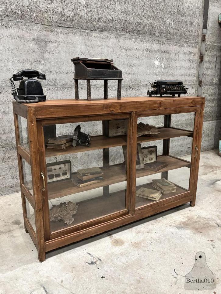 Antieke vitrinekast antieke winkeldressoir, Antiek en Kunst, Curiosa en Brocante, Ophalen of Verzenden