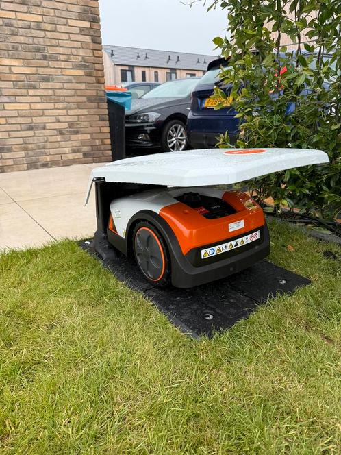 Splinternieuwe Stihl Robot grasmaaier IMOW 3 met carport!!, Tuin en Terras, Robotmaaiers, Nieuw, Ophalen of Verzenden