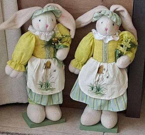 2 leuke hazen. Samen of per stuk te koop. Haas, Verzamelen, Poppen, Zo goed als nieuw, Pop, Verzenden