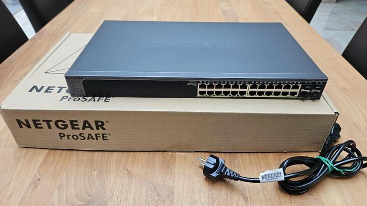 Prof. Managed Netgear ProSAFE Smart netwerkswitch GS728TP 28, Computers en Software, Netwerk switches, Zo goed als nieuw, Ophalen of Verzenden