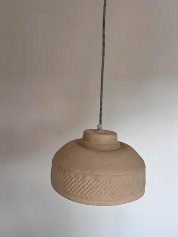 Industriële beige hanglamp van het merk Yaya, 