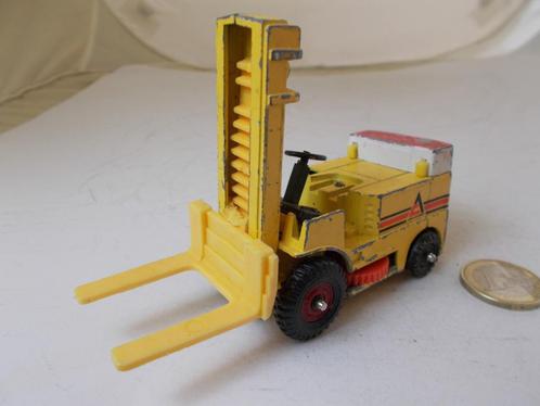 1981 Corgi Toys 409 ALLIS CHALMERS FORK LIFT (Opknapper!), Hobby en Vrije tijd, Modelauto's | 1:43, Gebruikt, Tractor of Landbouw