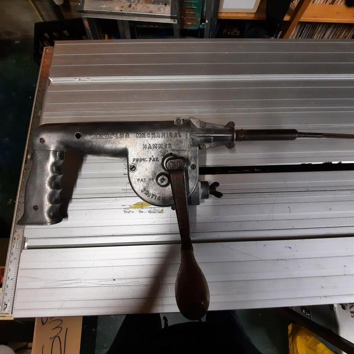 RAWPLUG Mechanical Hammer., Antiek en Kunst, Antiek | Gereedschap en Instrumenten, Ophalen of Verzenden