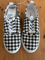 Gratis Nieuwe sneakers H&M Divided maat 38, Kleding | Dames, H&M, Overige kleuren, Nieuw, Ophalen of Verzenden