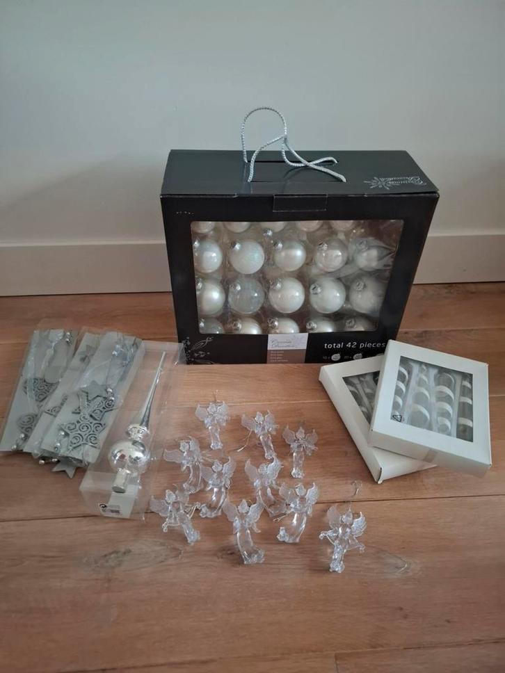 Kerstboom versiering decoratie zilver wit glas, Diversen, Kerst, Zo goed als nieuw, Ophalen