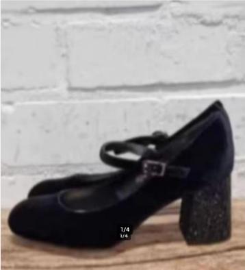 Tosca Blu - Prachtige velvet pumps maat 39 - Als nieuw beschikbaar voor biedingen