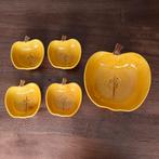 Vintage appelvormige serveerschaal met 6 kleine schaaltjes, Ophalen of Verzenden