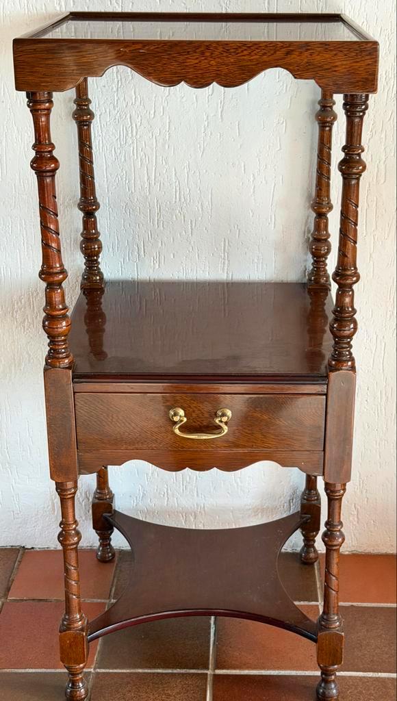 Antiek mahoniehouten bijzet/ lampen Kastje, Antiek en Kunst, Antiek | Meubels | Tafels, Ophalen of Verzenden